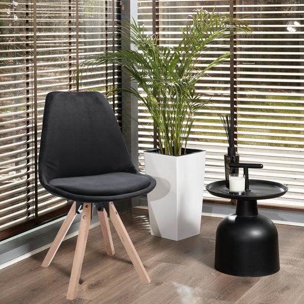 Saida Jumi Scandinavian-style chair with wooden legs, black